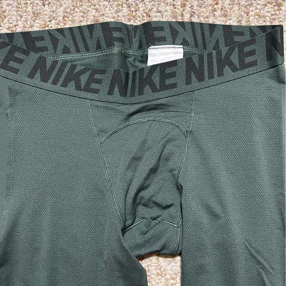 Nike Drifit base layer compressions (fit like a small) - Picture 3 of 8